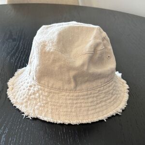 H&M Beige Cotton Frayed Edge Bucket Hat baby size 9-12M